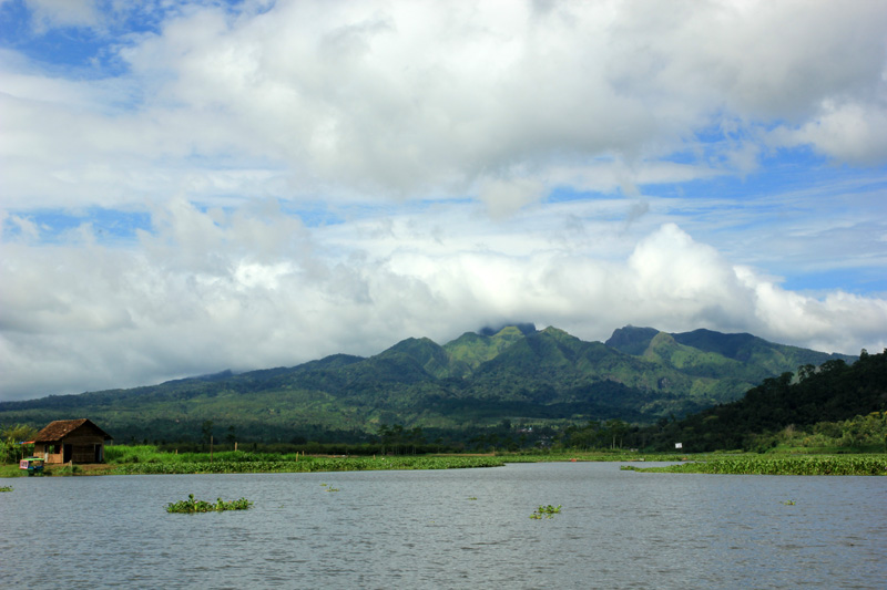 Gunung Kelud dilihat dari Ngantang